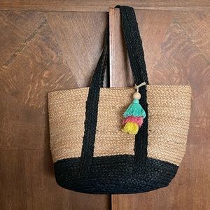 Large Shiraleah jute tassel tote shopper market beach pool bag woven